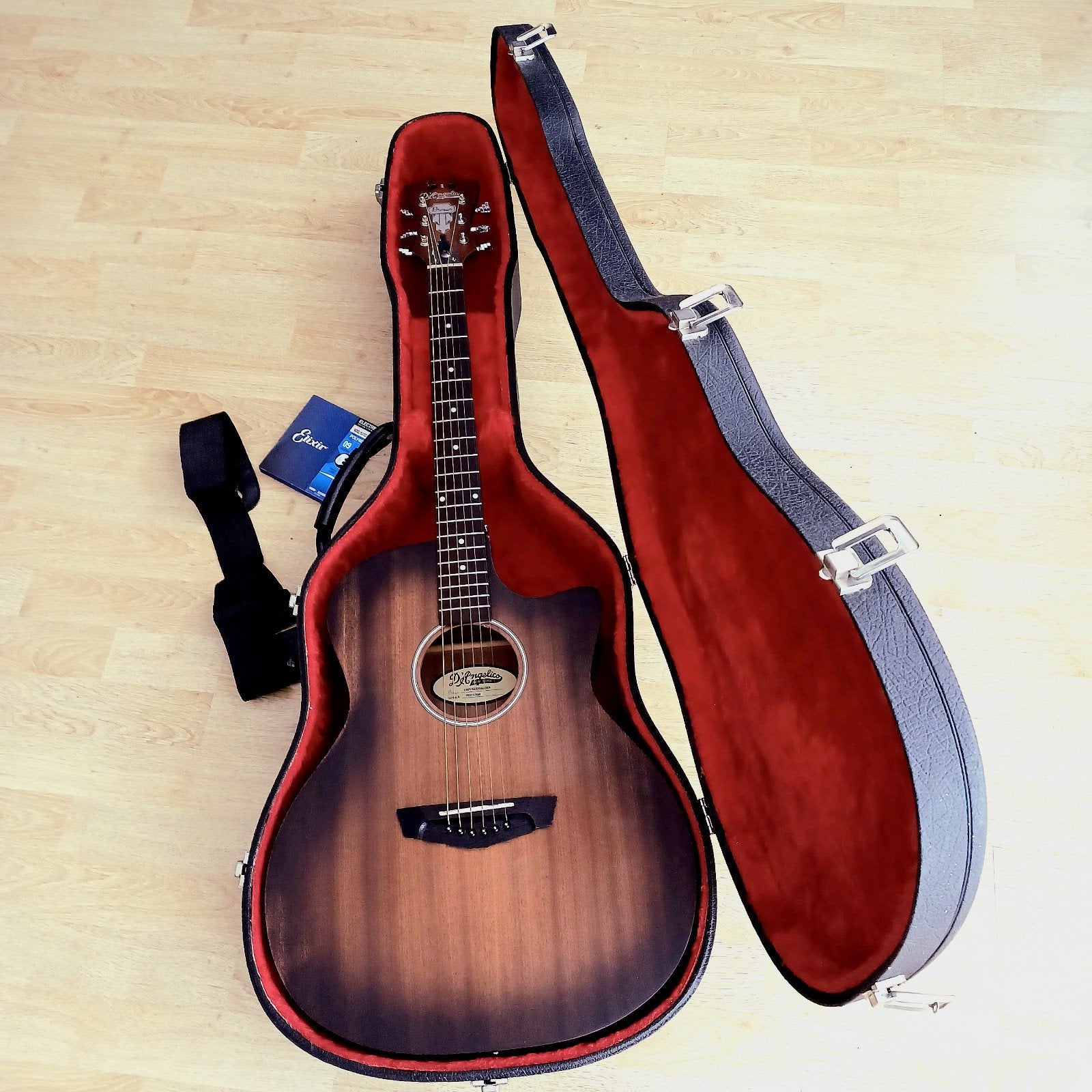 D'Angelico Premier -BIEDEN semi /akoestische gitaar, Muziek en Instrumenten, Snaarinstrumenten | Gitaren | Akoestisch, Ophalen