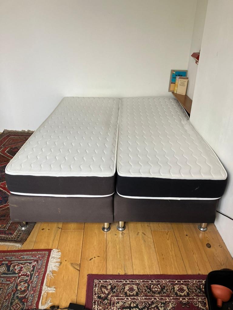 GRATIS - 2 boxsprings & 2 matrassen, Ophalen, Gebruikt, 210 cm, Tweepersoons