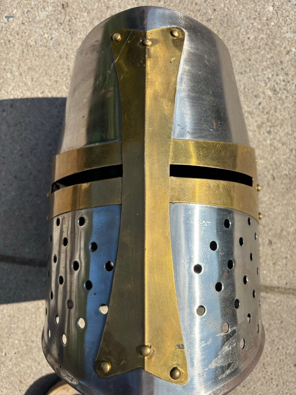 Middeleeuwse Kruisvaardershelm - Grote ridder Helm  metaal, Ophalen, Overige soorten, Overige gebieden, Helm of Baret