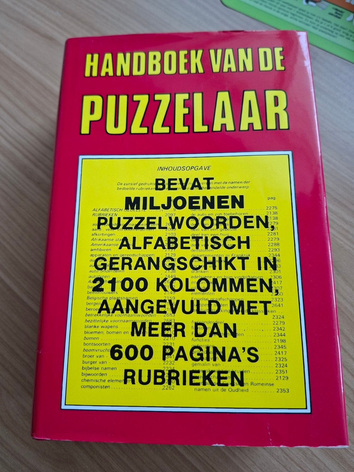 Handboek van de Puzzelaar - Miljoenen Puzzelwoorden, Ophalen of Verzenden, Zo goed als nieuw, Puzzelboek