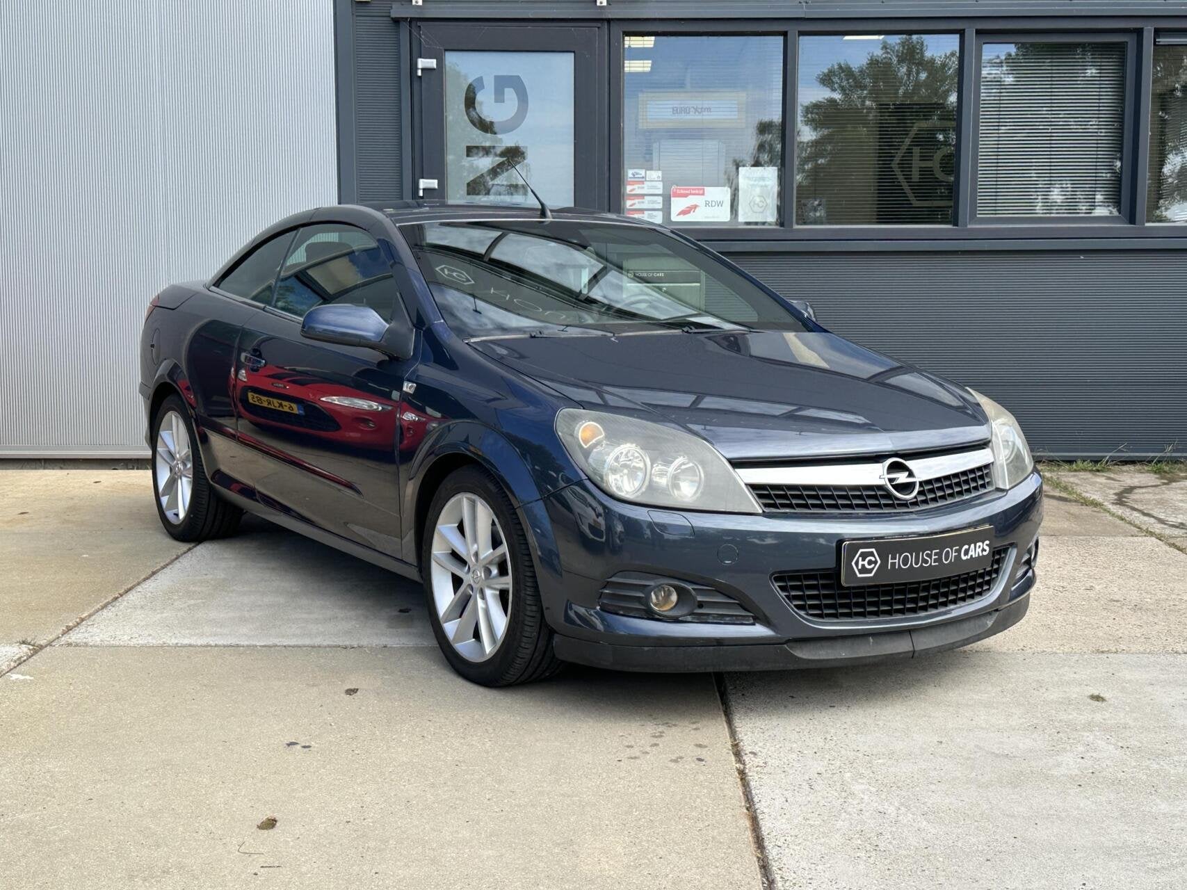 Opel Astra TwinTop 1.8 Temptation Youngtimer Clima Cruise, Automatische klimaatregeling, Gebruikt, Zwart, 4 cilinders