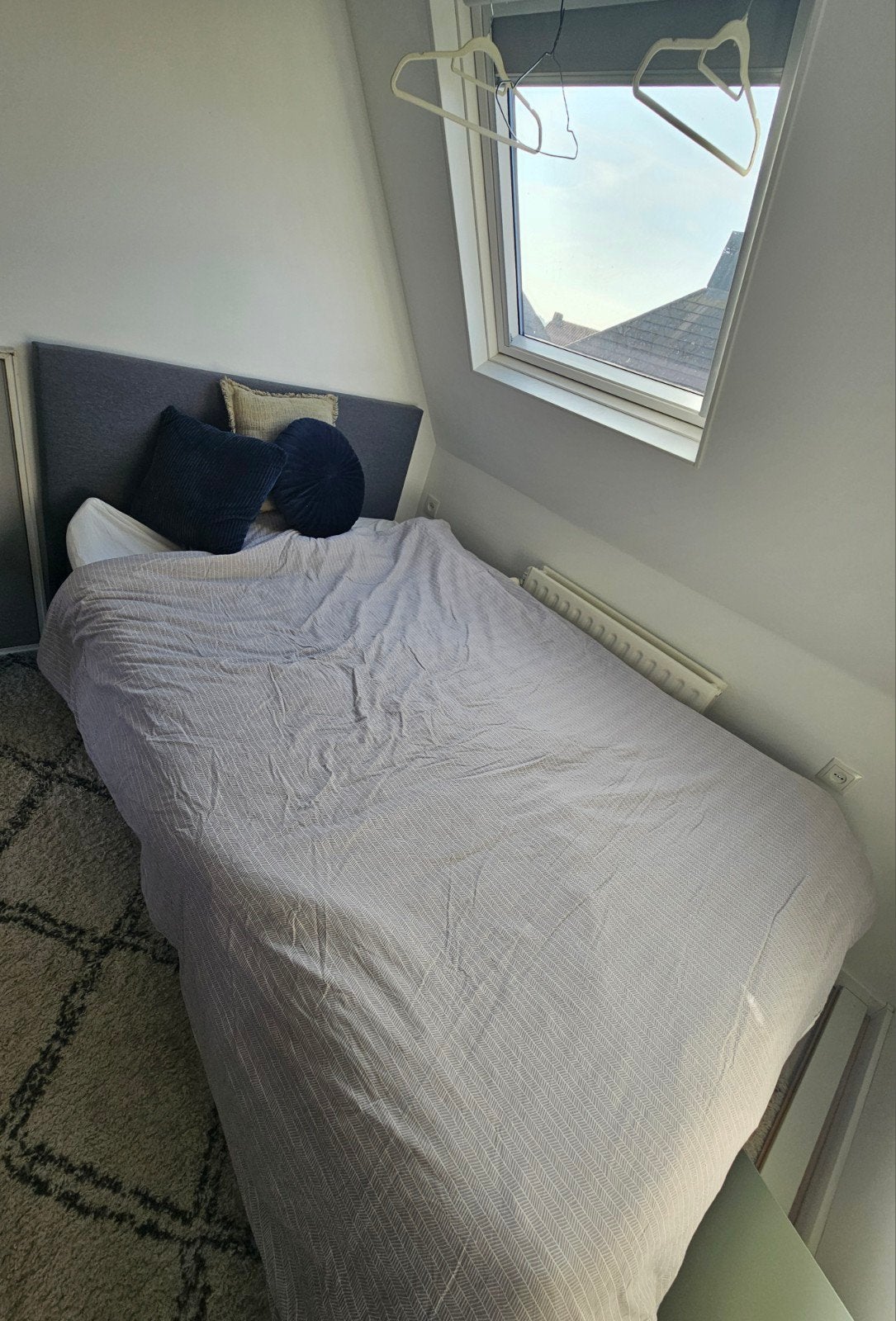Boxspring 140x200 cm inclusief topper
Nette boxspring van 14