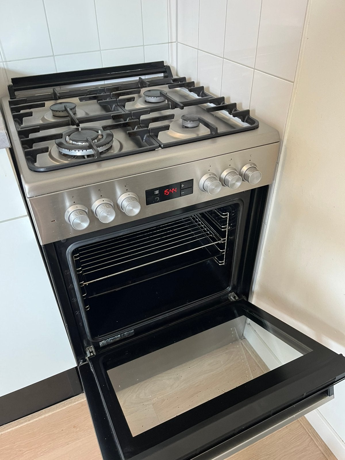 Gasfornuis Beko, Witgoed en Apparatuur, Ophalen, Gebruikt, 60 cm of meer, 4 kookzones