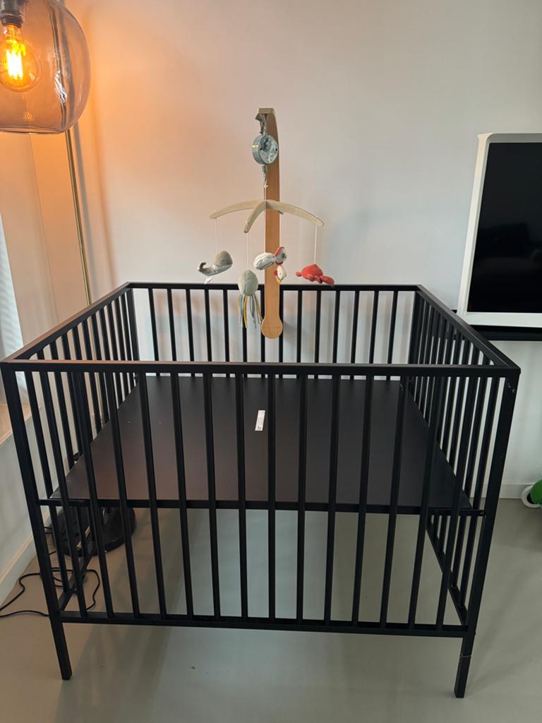 Europe Baby Box Metaal Zwart zonder boxkleed en muzikmobiel, Ophalen, Zo goed als nieuw, Rechthoekig, Boxkleed