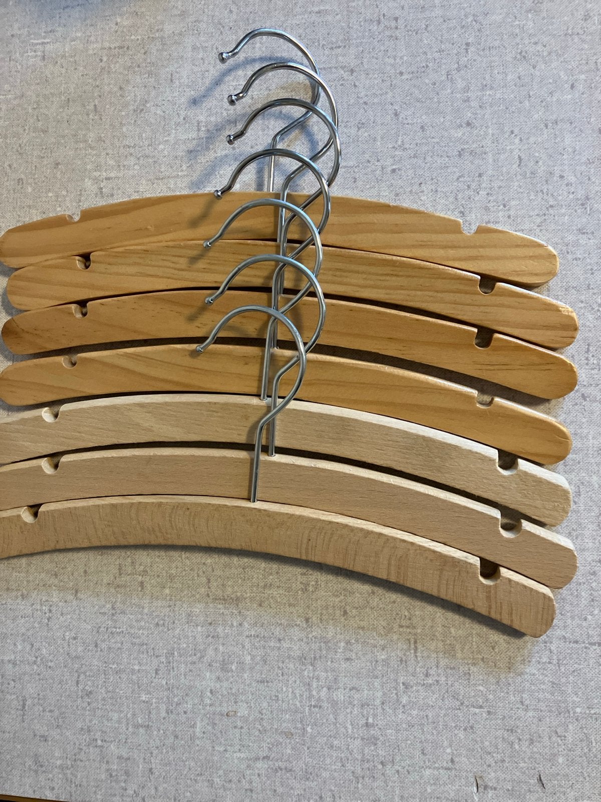 7 houten baby kledinghangers - echt hout, Ophalen, Gebruikt, Hout, Kinderen