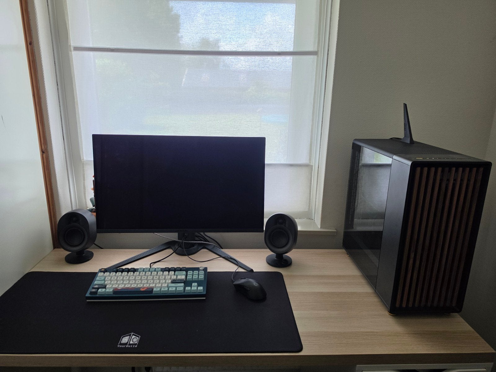 Complete Gaming PC Setup van een jaar oud., Computers en Software, Desktop Pc's, Zo goed als nieuw, Onbekend, SSD, 32 GB, Met videokaart