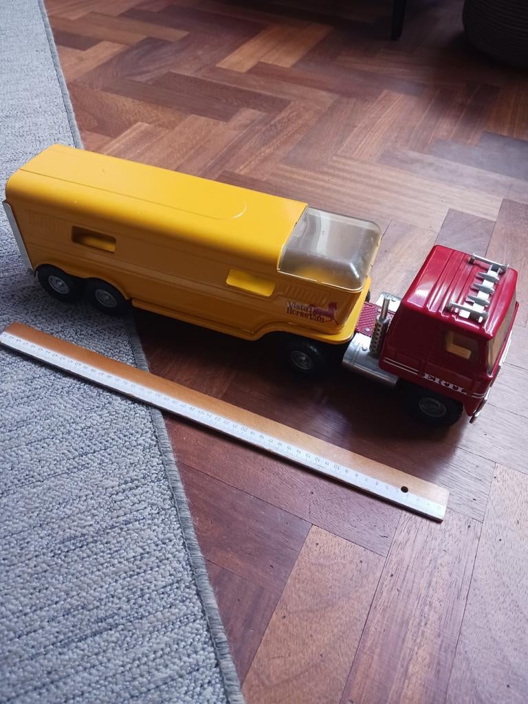 Vintage Ertl International vrachtwagen met paardentrailer, Ophalen of Verzenden, Gebruikt