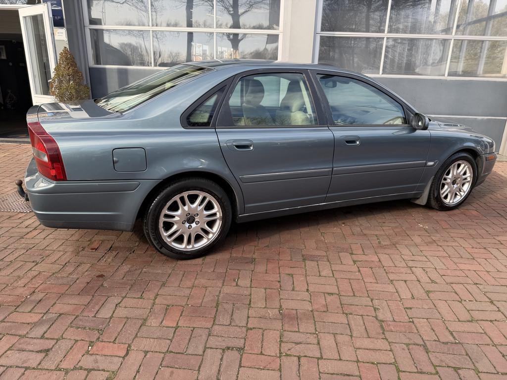 Volvo S80 2.4T MOTOR DEFECT Dynamic Bj 2003 Automaat,Leer,Na, Auto's, Volvo, Beige, 2435 cc, Sedan, 84 €/maand