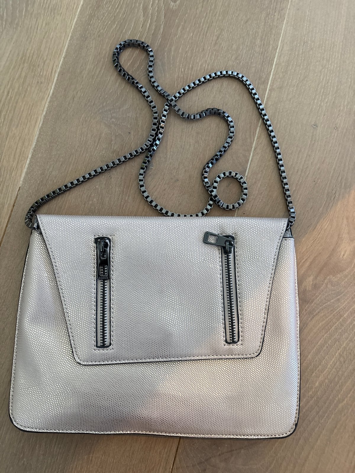 Stijlvolle schoudertas / clutch met kettingband, Ophalen, Zo goed als nieuw, Beige, Schoudertasje