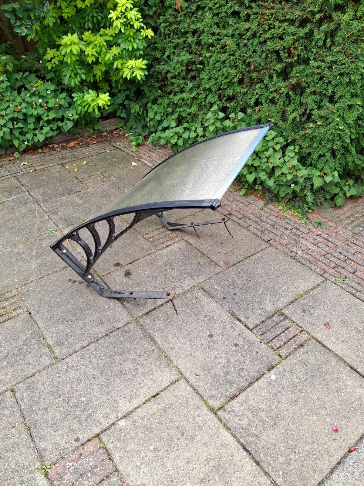 Gebruikte luifel/afdakje voor een robotmaaier, Minder dan 150 cm, Ophalen, Gebruikt, Markies