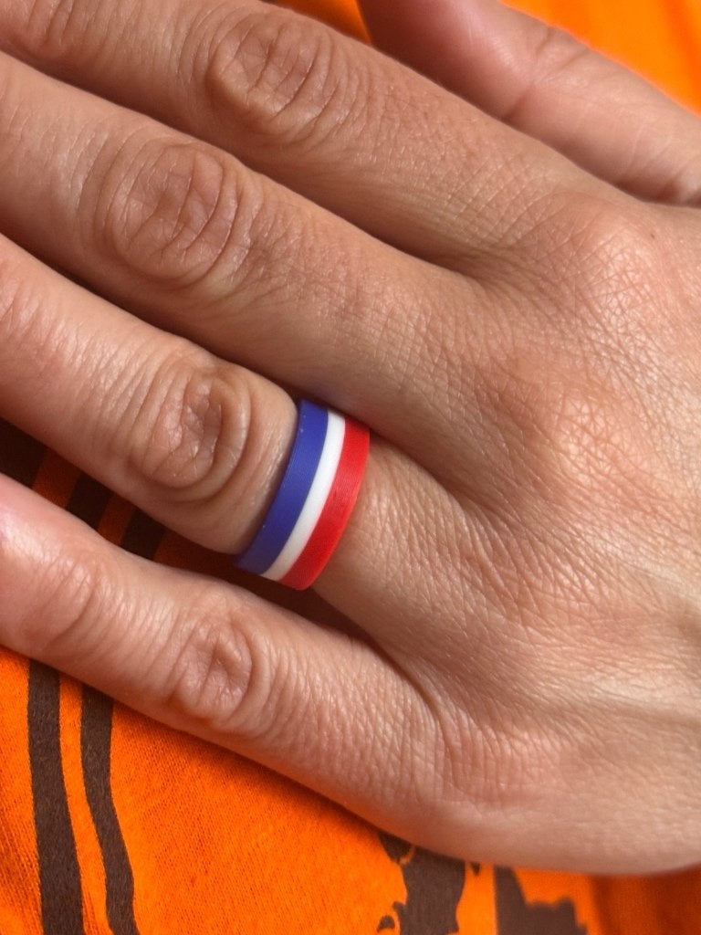 WK ring, Sieraden, Tassen en Uiterlijk, Ringen, 18 tot 19, Kunststof, Verzenden, Nieuw