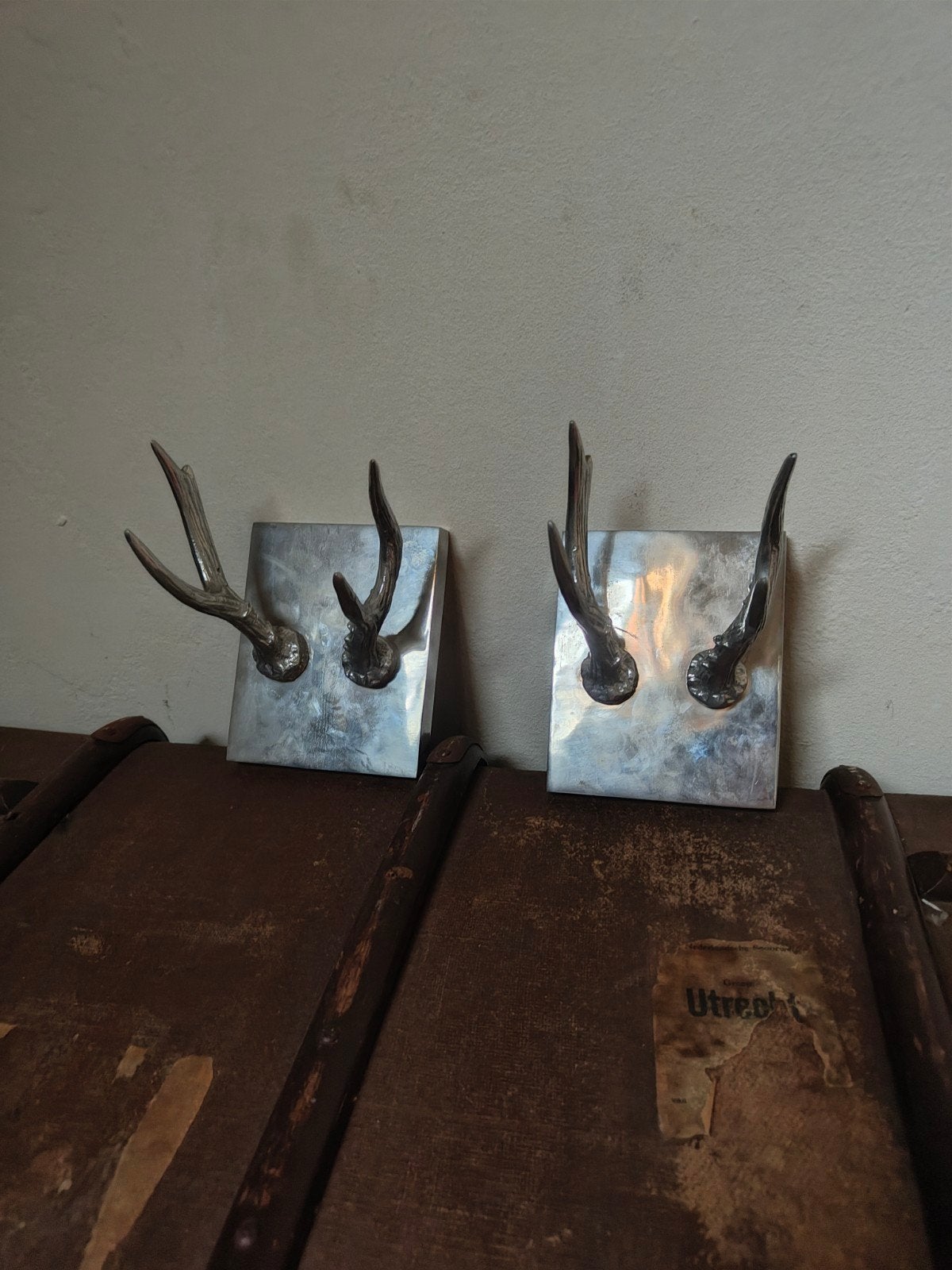 Metalen gewei kapstokhaken - 2 stuks, Huis en Inrichting, Ophalen of Verzenden, Metaal, Minder dan 100 cm