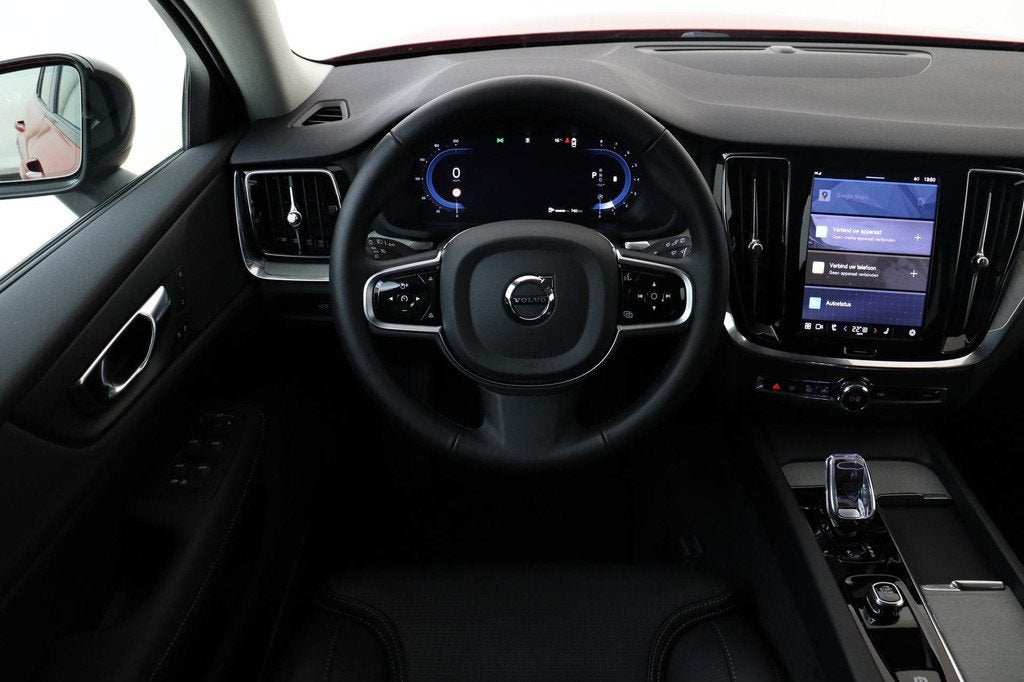 Volvo V60 B4 (M-HYBRID) PLUS DARK -GEVENT.LEDER|CAMERA|TREKH, 12 maanden, Euro 6, 4 cilinders, 1634 kg