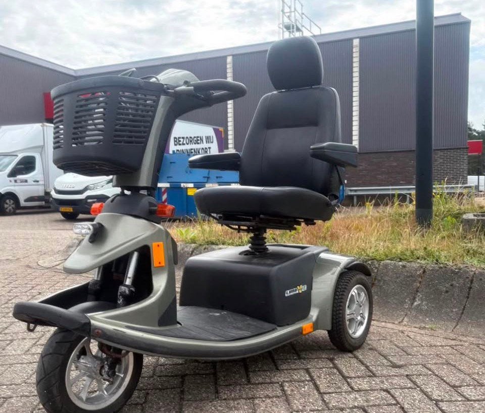 Mooie nette goedwerkende luna pride scootmobiel, Ophalen, Zo goed als nieuw, Pride, 16 km/u of meer