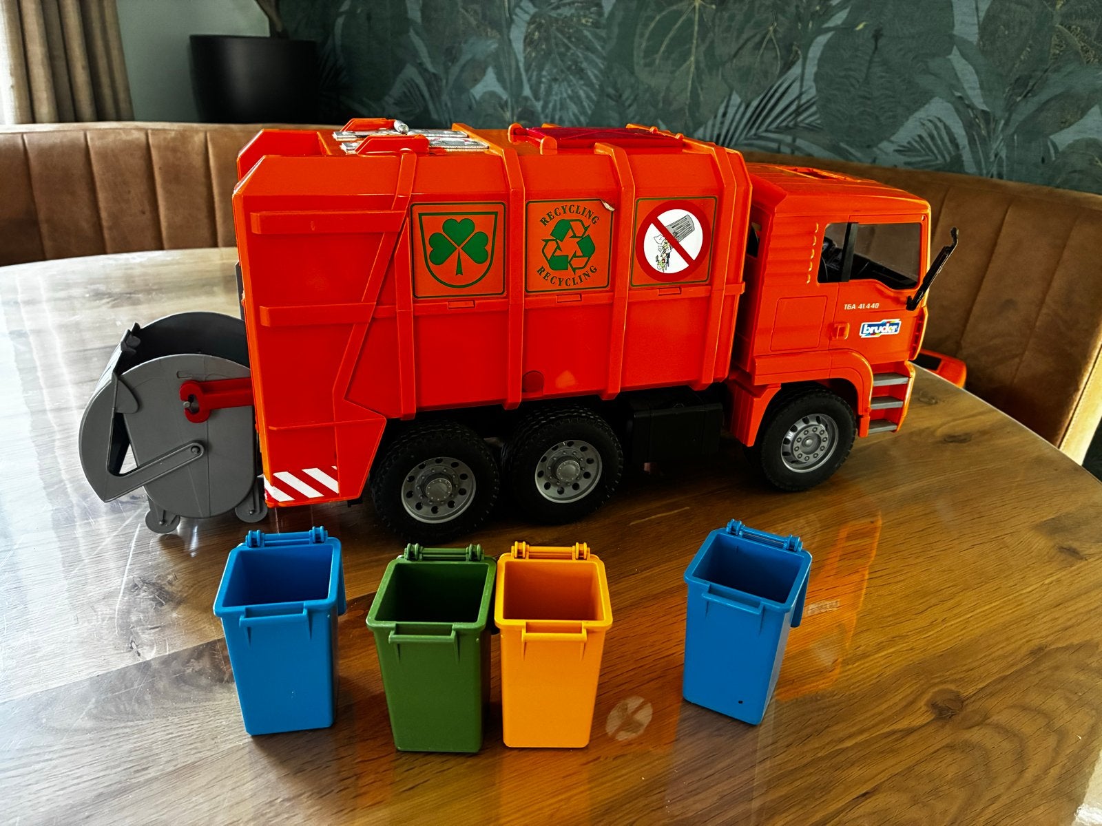 Bruder MAN TGA Vuilniswagen met 5 afvalbakken, Ophalen, Gebruikt