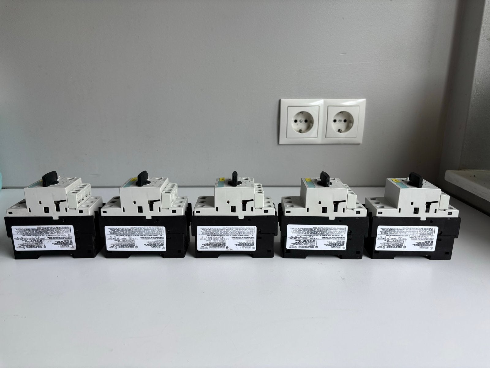 5x Siemens 3RV2011-1GA10 Motorbeveiligingsschakelaar, Ophalen of Verzenden, Gebruikt, Schakelaar