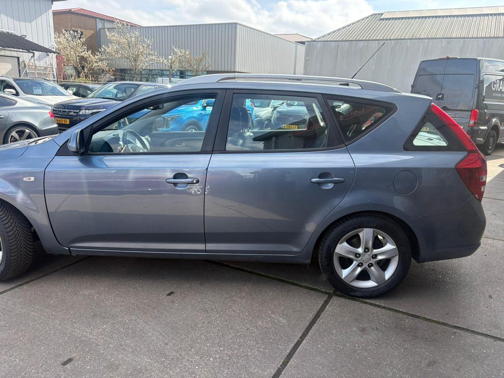Kia cee'd Sporty Wagon 2.0 X-clusive Automaat, Clima, stoelv, Auto's, Kia, Gebruikt, Blauw, 550 kg, Euro 4