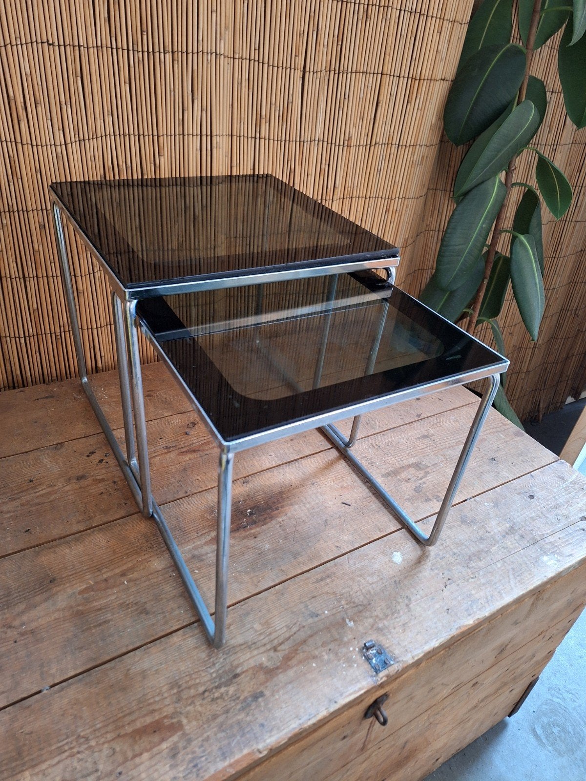 Midcentury Bauhaus bijzettafels rookglas chroom, Verzamelen, Ophalen of Verzenden