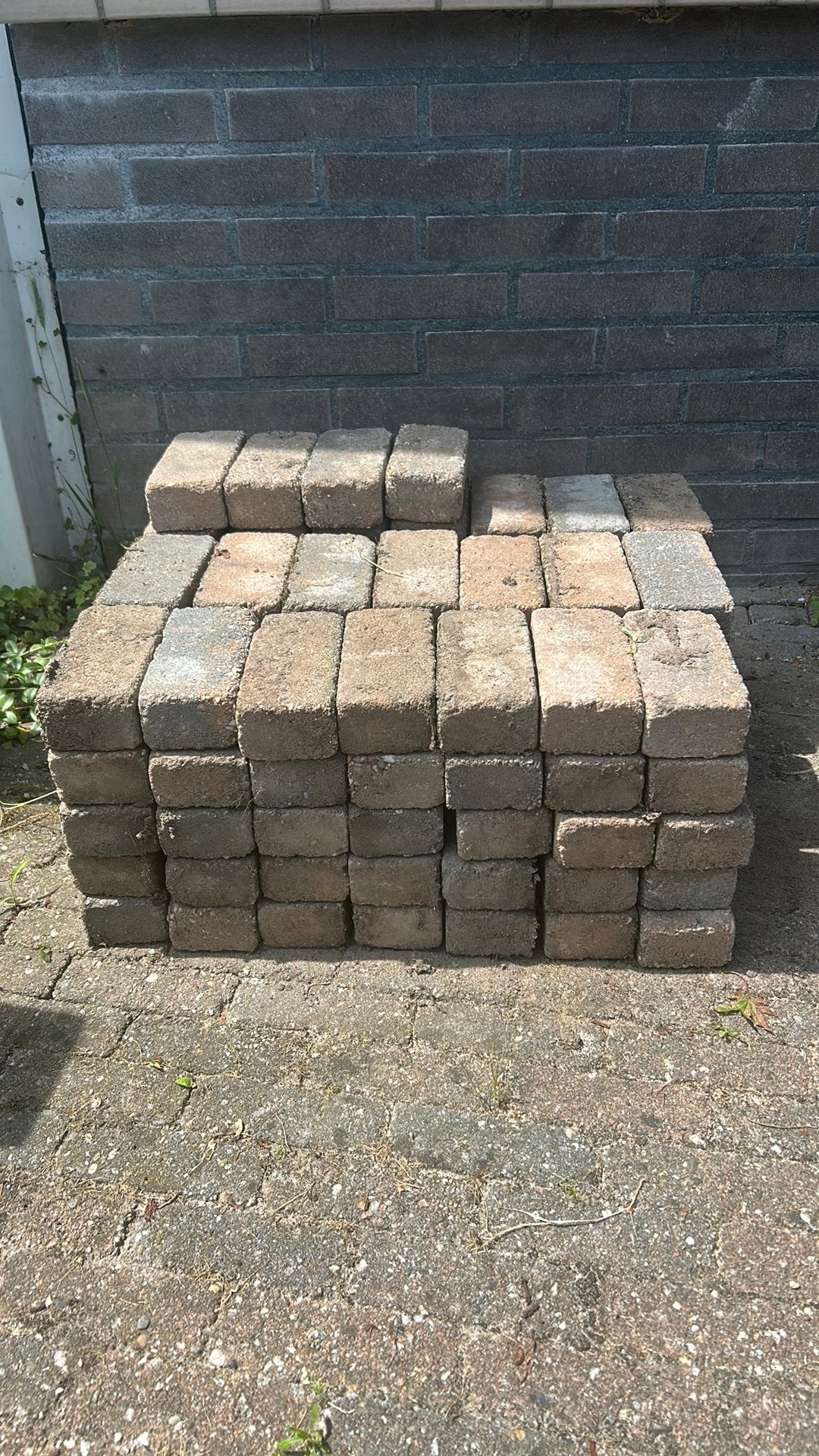 Gratis Kinkers 100 stuks Zwolle zuid (in de buurt Zandhove), Tuin en Terras, Tegels en Klinkers, Ophalen, Gebruikt, Klinkers, Minder dan 5 m²