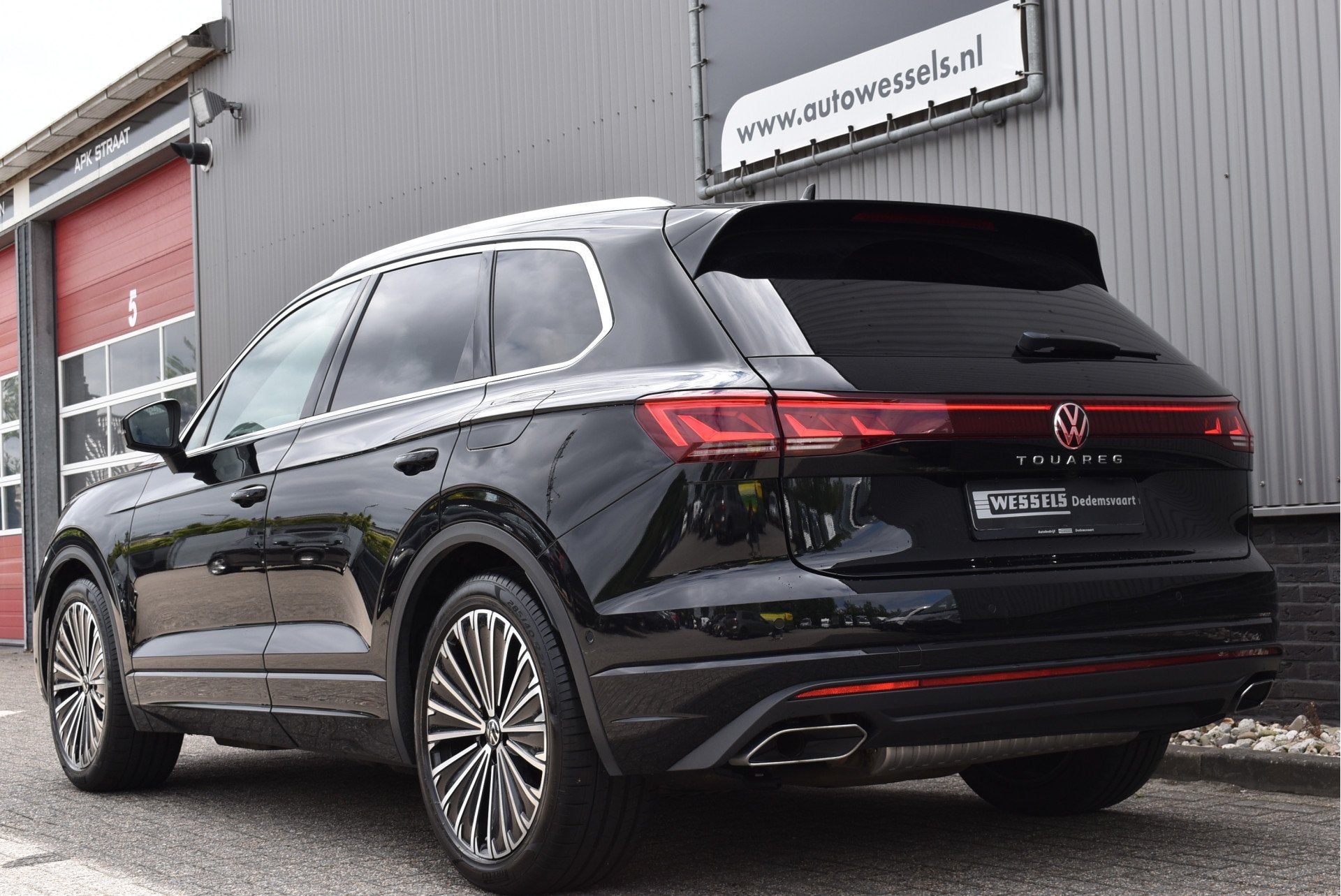Volkswagen Touareg 3.0 TSi eHybrid 4MOTION FACELIFT, Panoram, Auto's, Automaat, Gebruikt, 2995 cc, Bedrijf