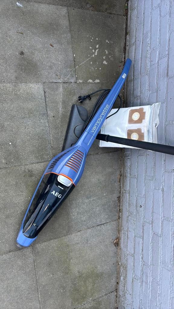 AEG Vampyrette steelzuiger 230V, Ophalen of Verzenden, Gebruikt, Stofzak