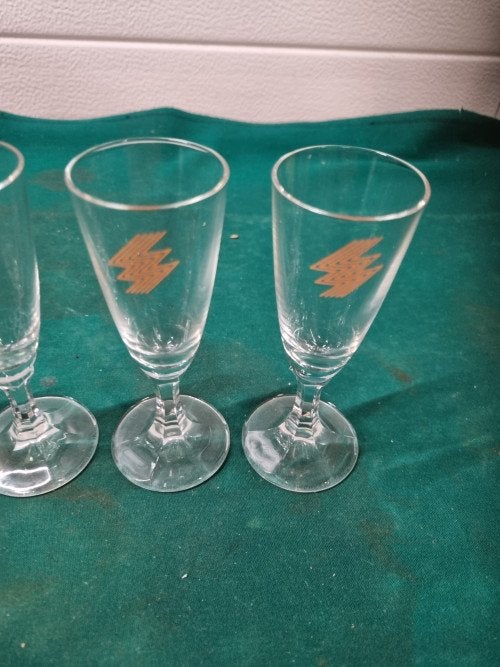 likeur glaasjes vier stuks, Verzamelen, Glas en Borrelglaasjes, Ophalen of Verzenden, 'T Olde Gre-j, Info@toldegrej.nl, Endepoelstraat 20f Didam