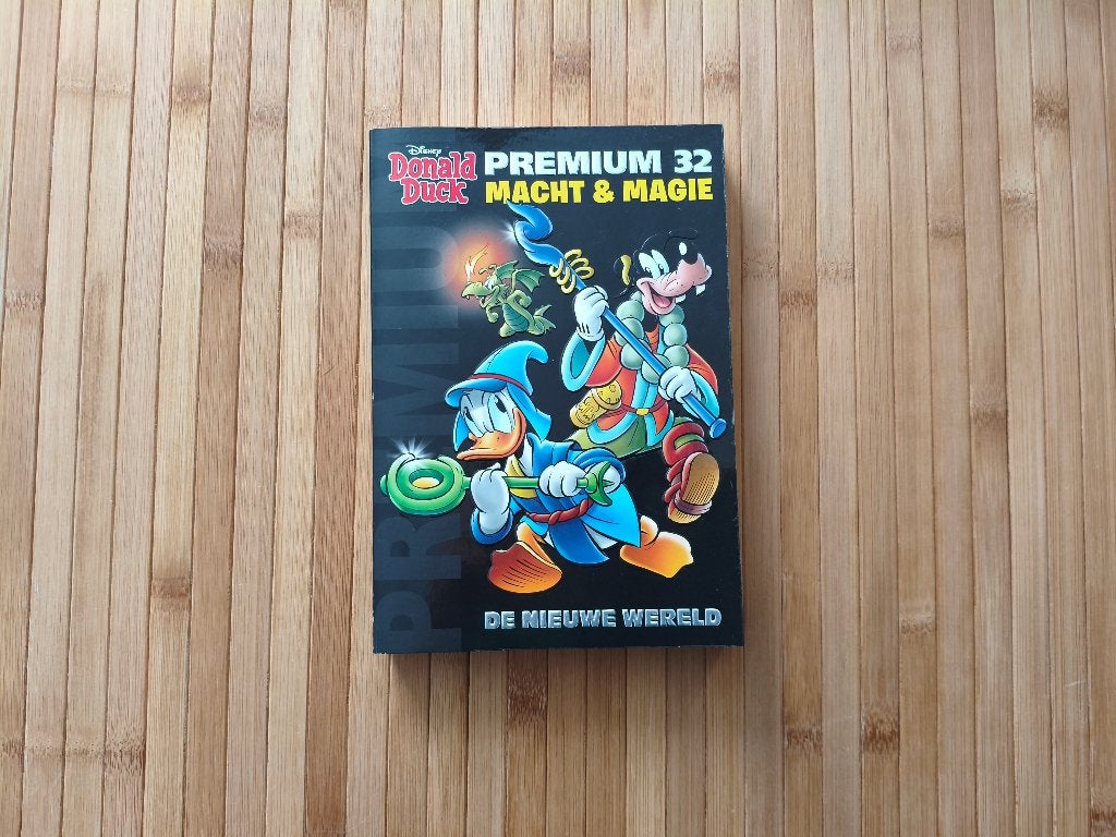 Donald Duck pocket - Premium Macht en Magie, Boeken, Stripboeken, Gelezen, Eén stripboek, Ophalen of Verzenden, Donald Duck