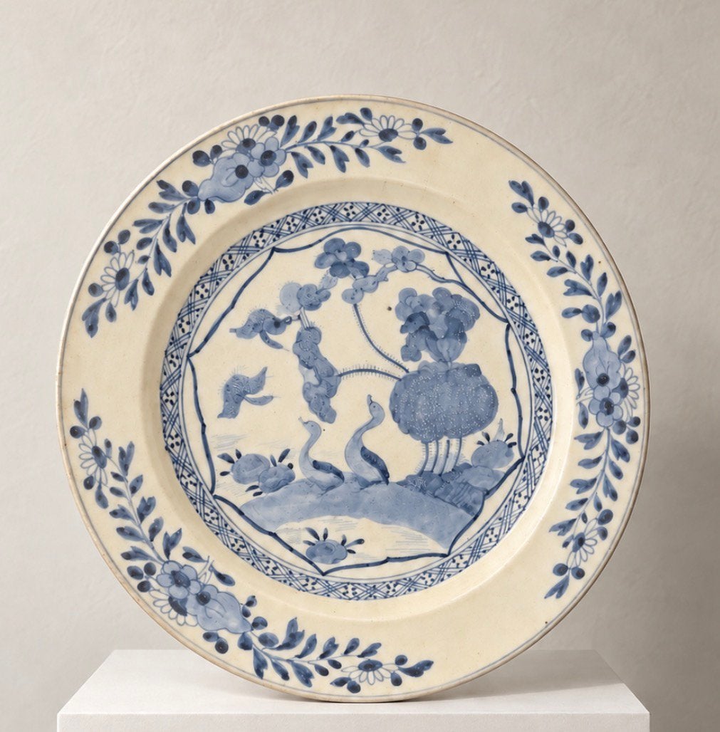 Antiek Japans bord met blauw-wit decor, Antiek en Kunst, Ophalen of Verzenden