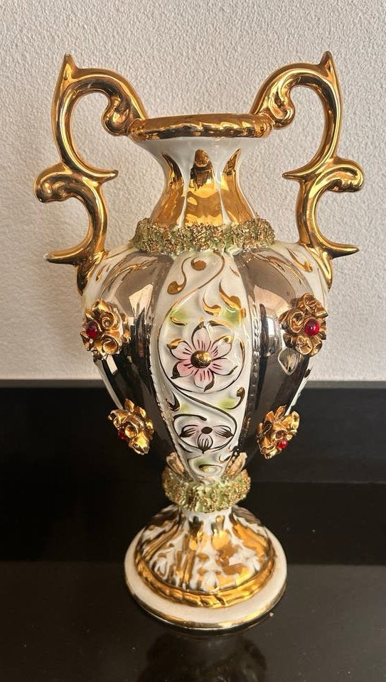 Rococo Stijl Italiaanse Vaas met Gouden Handvatten en Bloeme, Ophalen of Verzenden