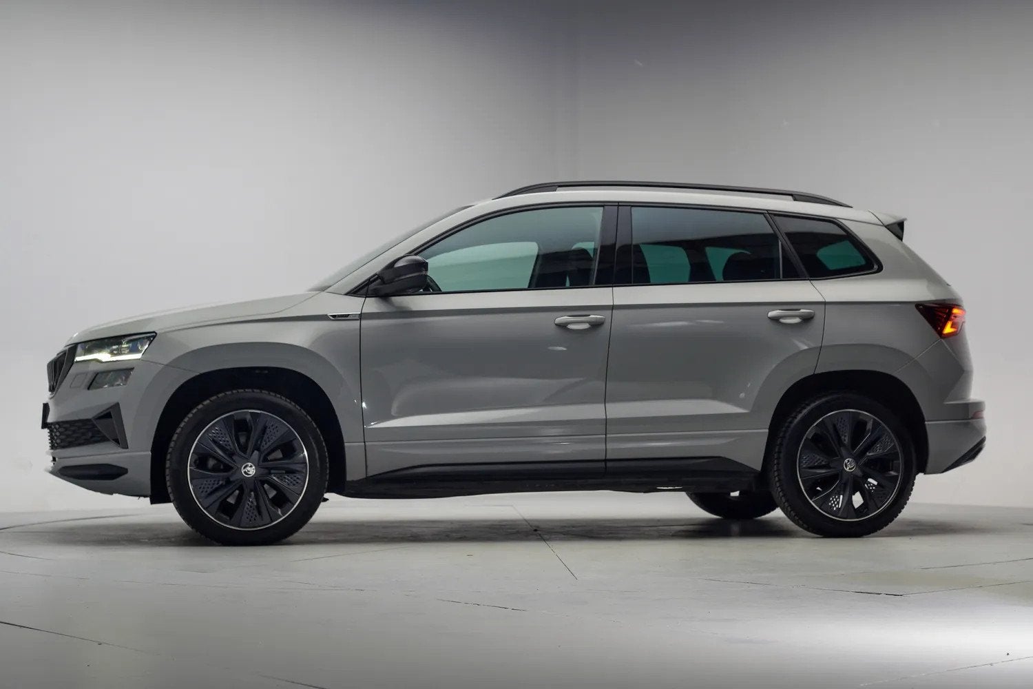 Skoda Karoq 1.5 TSI ACT Sportline Business Aut. [ LED Virtua, Auto's, Automaat, 4 cilinders, 150 pk, SUV of Terreinwagen