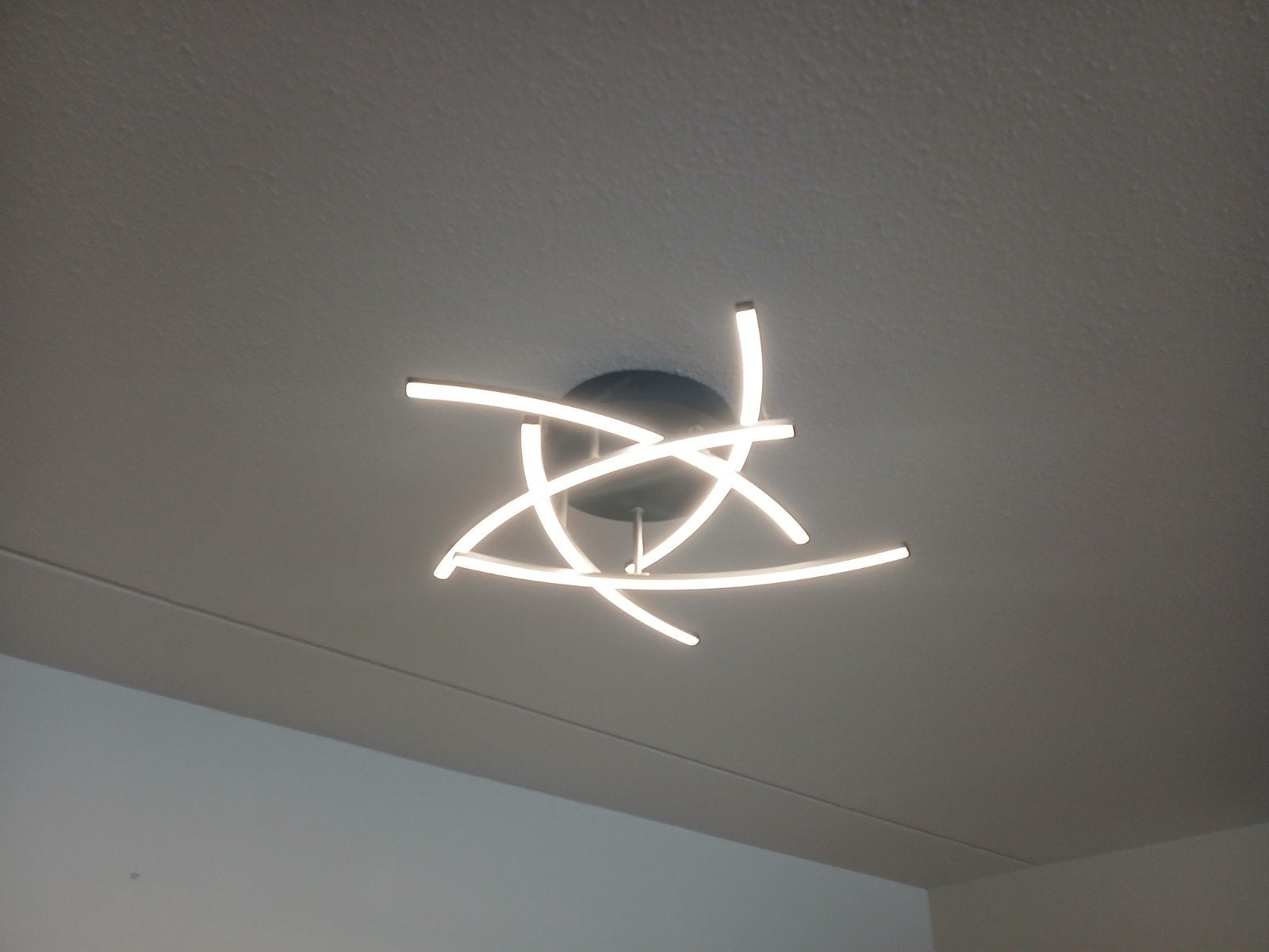 moderne lamp met afstandsbediening