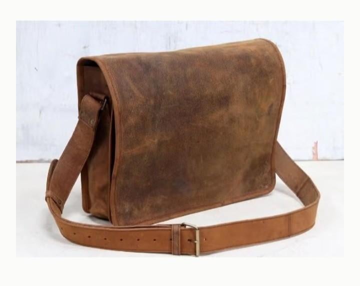Leren (laptop) tas, Ericcrawl@yahoo.com, Bruin, Uranusstraat Nijmegen, Ophalen of Verzenden