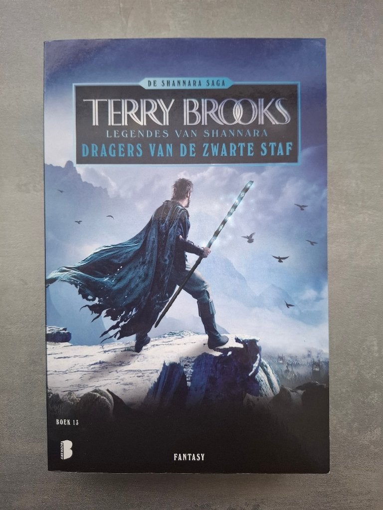 Terry Brooks - Dragers van de zwarte staf - Paperback zgan, Boeken, Ophalen of Verzenden, Zo goed als nieuw, Terry Brooks