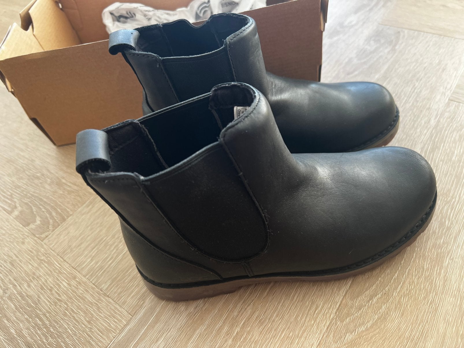 UGG boots, Ophalen of Verzenden, Nieuw, Jongetje of Meisje, Laarsjes