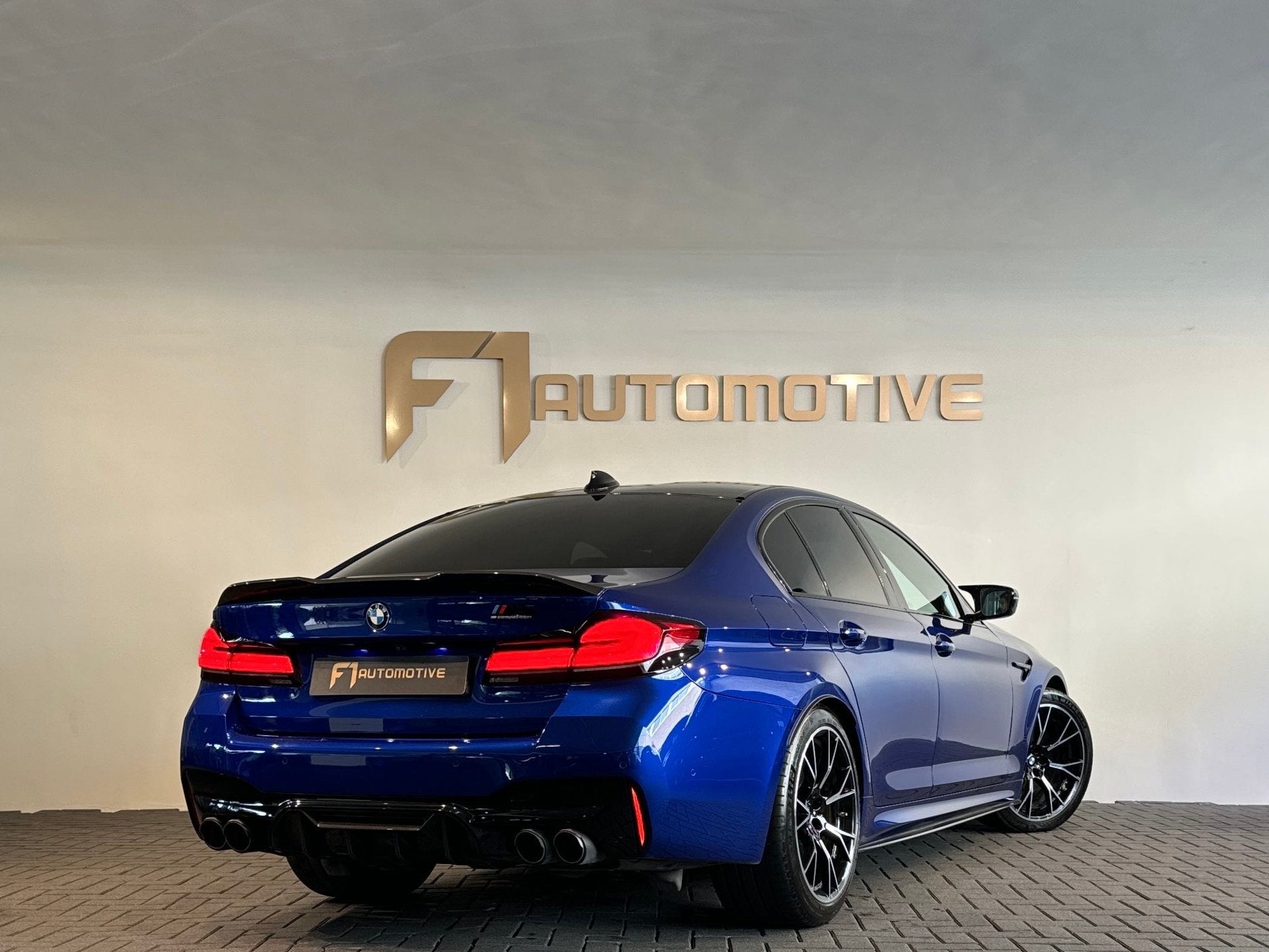 BMW 5-serie M5 Competition Akra|Carbon|Ceramic|Softclose|B&W, Automaat, Gebruikt, 2000 kg, 120 €/maand