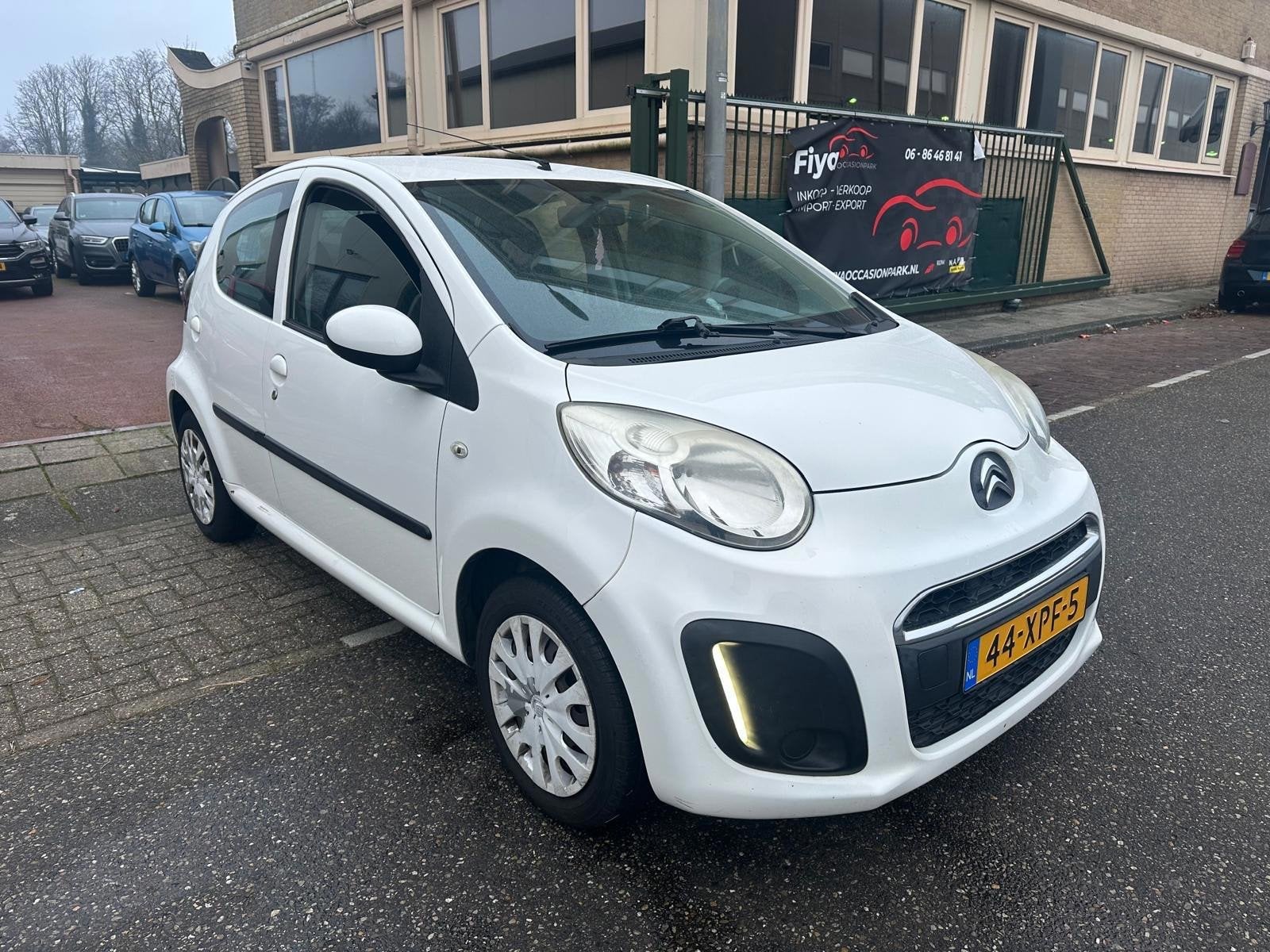Citroen C1 1.0 Tendance 2012 nieuwe Apk, Auto's, Voorwielaandrijving, Euro 5, Gebruikt, 4 stoelen