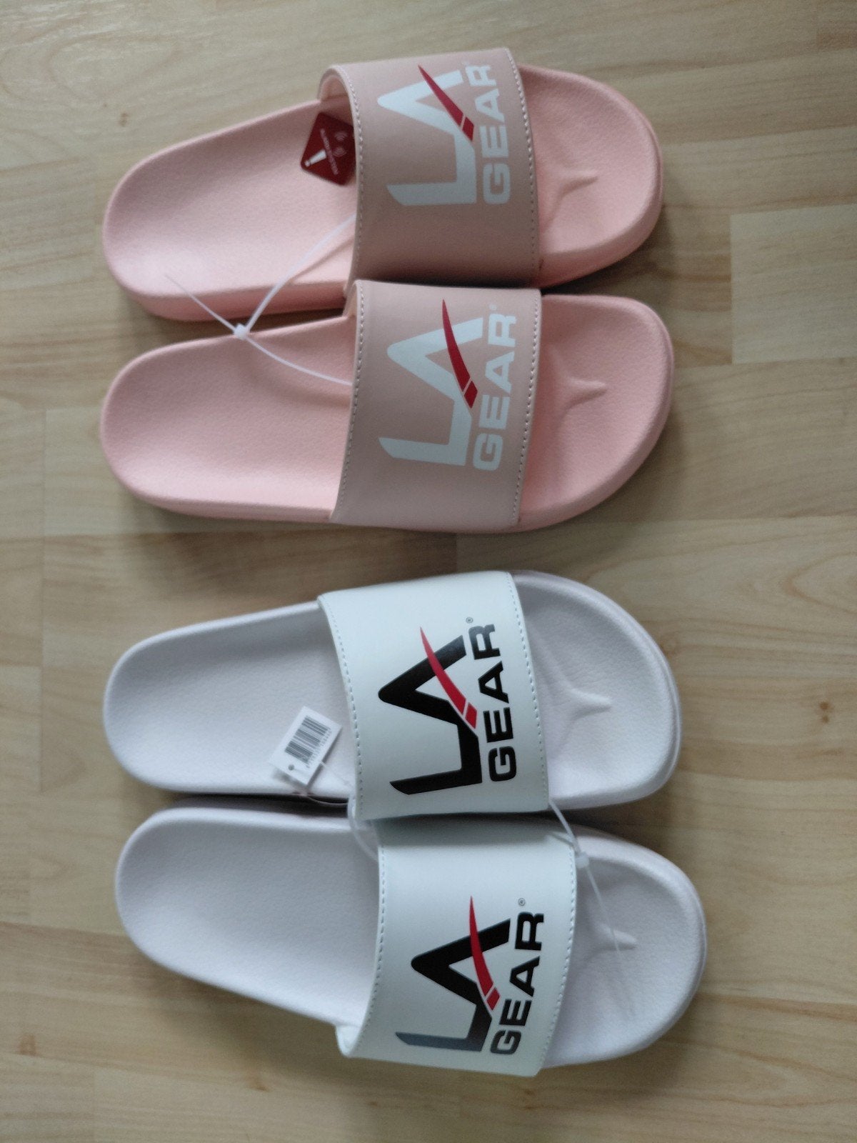 NIEUW: 1x LA Gear badslippers wit 38, Kleding | Dames, Slippers, Wit, Nieuw, LA Gear