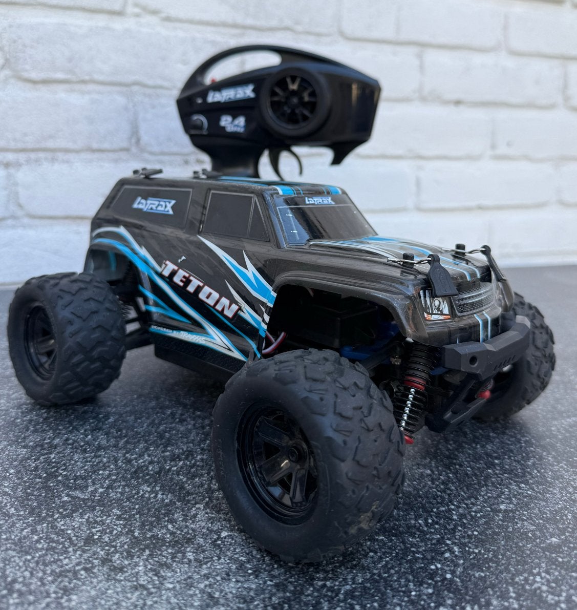 La Trax Teton 1/18 4WD Brushless RC Auto RTR, Hobby en Vrije tijd, Modelbouw | Radiografisch | Auto's, Elektro, Gebruikt, Auto offroad