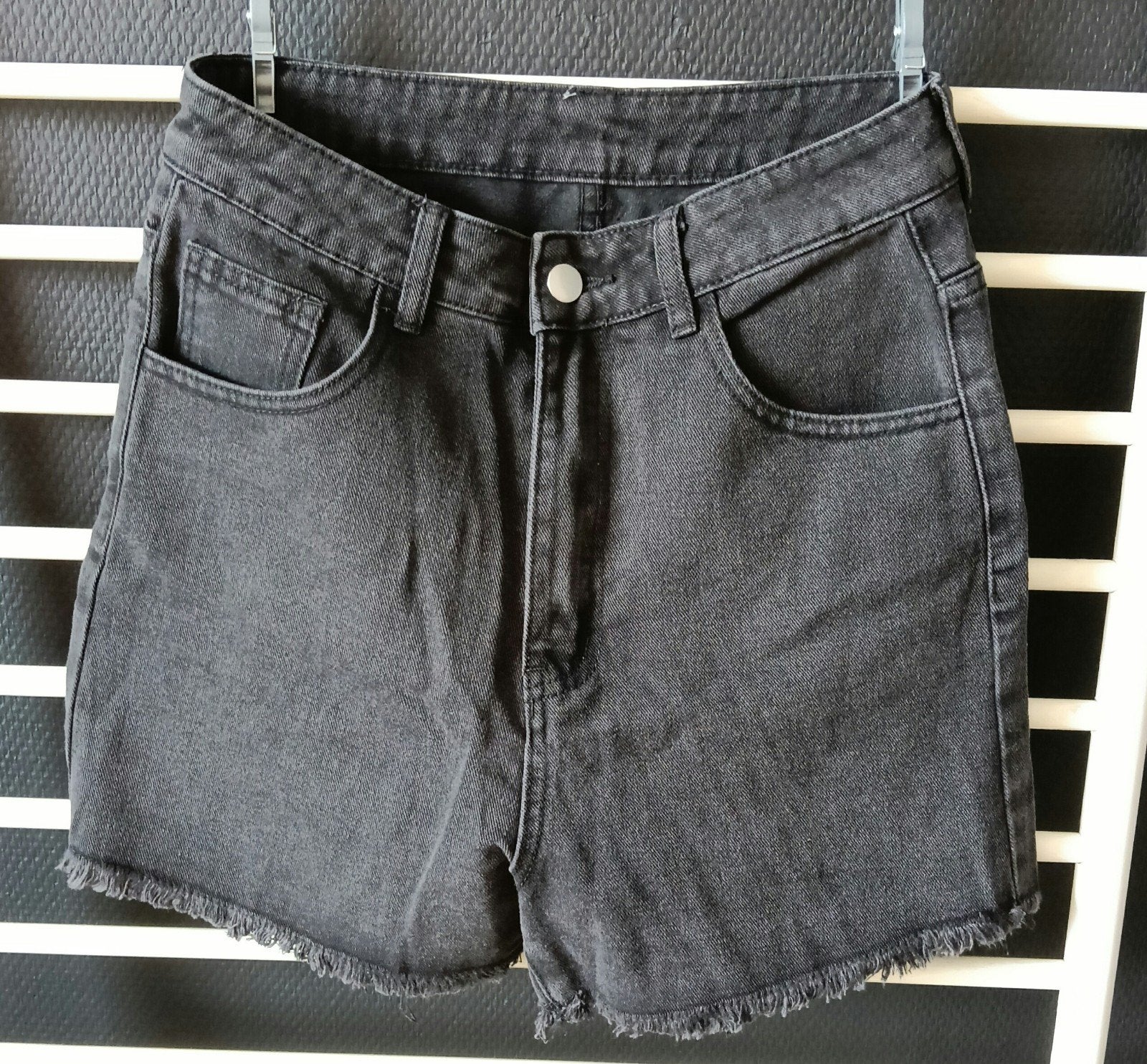 Zwarte korte broek, Zwart, Ophalen of Verzenden, Zo goed als nieuw, W30 - W32 (confectie 38/40)