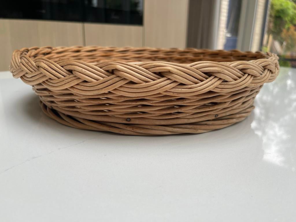 Rieten mand met houten plaat - Serveerschaal/Broodmand, Gebruikt, Mand, Rond, Ophalen of Verzenden
