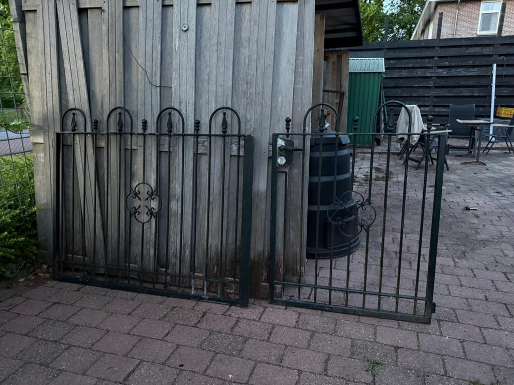 Stalen sierhek en deur, Ophalen, Met poort, Gebruikt, Sierhekwerk