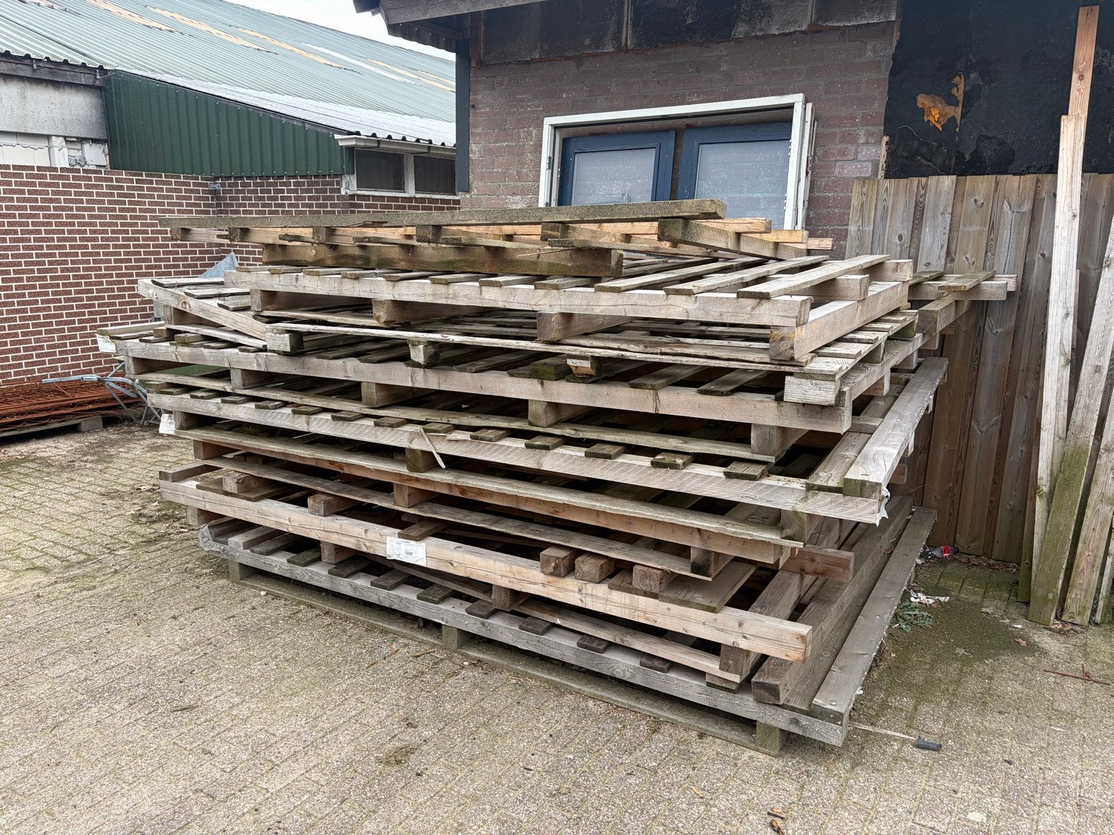 Gebruikte houten pallets, Doe-het-zelf en Verbouw, Ophalen, Gebruikt, 25 tot 50 mm, 300 cm of meer