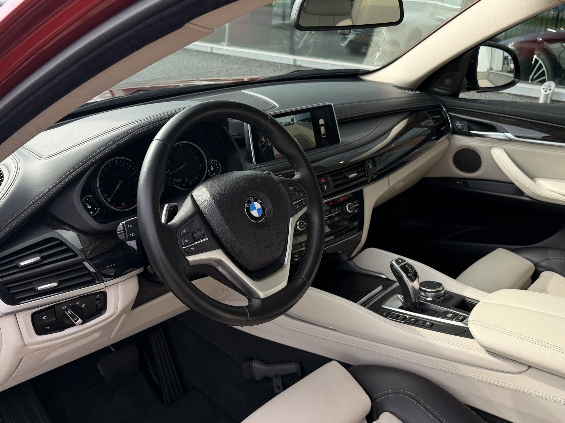 BMW X6 xDrive50i High Executive individual | 1ste Eigenaar |, Auto's, Dealer onderhouden, Gebruikt, 2145 kg, Bedrijf