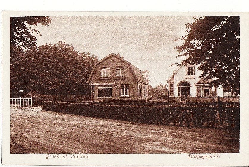 Groet uit Vaassen (Gld) dorpsgezicht., ca. 1930 (?), Ophalen, 1920 tot 1940, Ongelopen, Gelderland