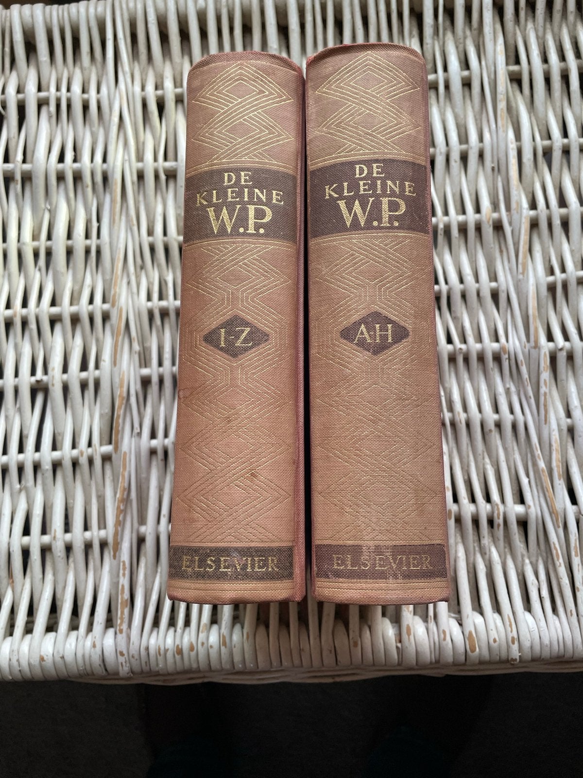 De Kleine W.P. Encyclopaedie - 2 delen (1949), Boeken, Ophalen of Verzenden, Gelezen, Algemeen, Complete serie