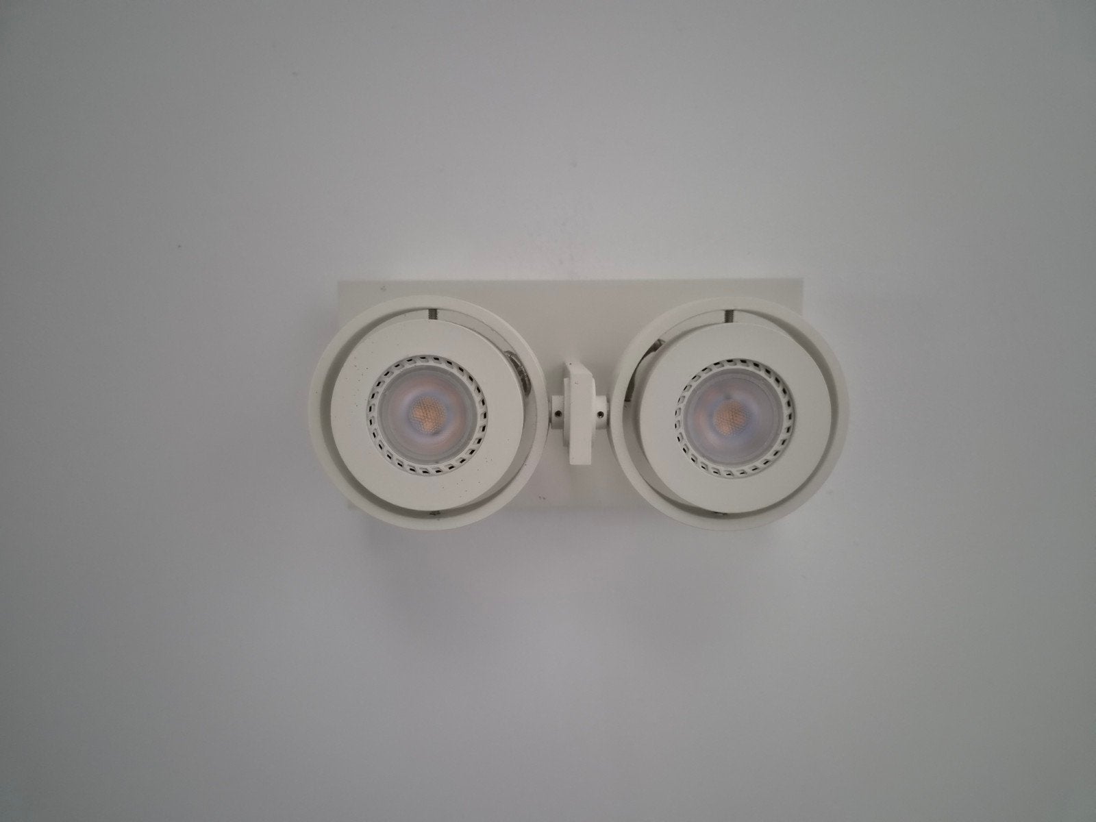 Witte plafondspots van Fonq, 3 sets + 1 enkele spot, Ophalen of Verzenden, Zo goed als nieuw, Plafondspot of Wandspot, Verstelbaar
