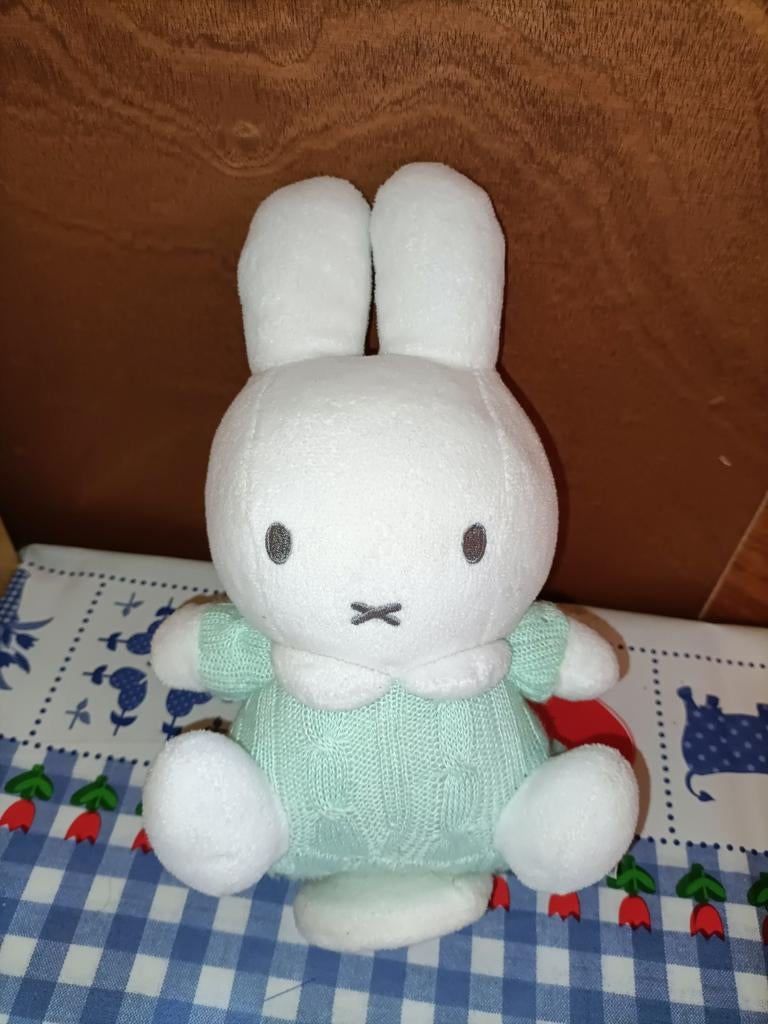 Ronddraaiende Nijntje knuffel met liedje Fur Elise, Ophalen of Verzenden, Zo goed als nieuw, Konijn