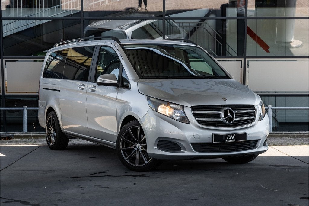 Mercedes-Benz V-Klasse 220 CDI Lang DC Avantgarde | Camera |, Auto's, Bestelauto's, Automaat, Euro 5, Gebruikt, Zwart