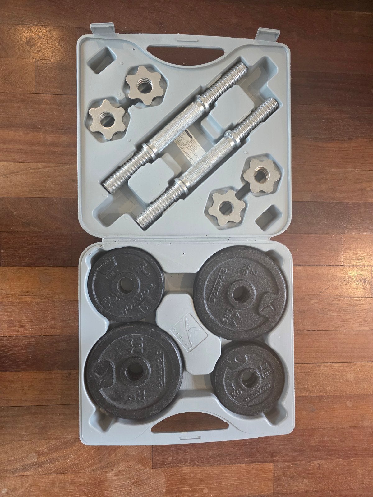 Dumbbellset met gewichten in handige koffer, Sport en Fitness, Fitnessmaterialen, Ophalen, Gebruikt, Rug, Halterset