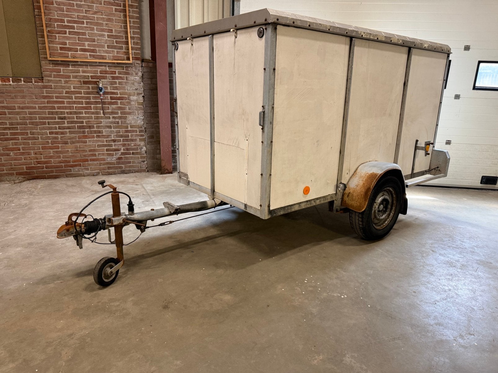 Pijnappel Dichte Aanhanger 1195 kg gesloten Aanhangwagen, Ophalen